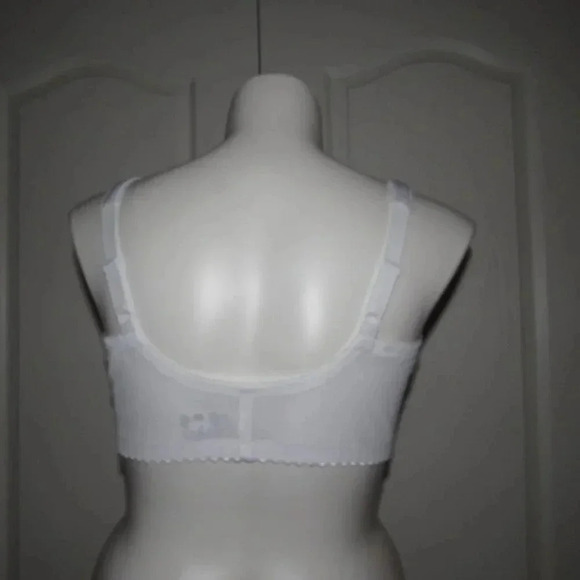 GLAMORISE Full Figure Wireless Front Closure White Bra Size 44C - Picture 3 of 4